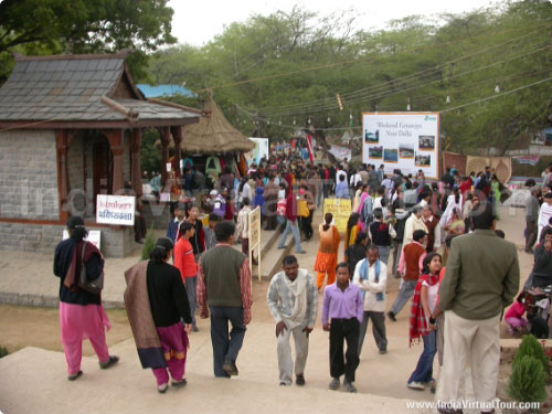 Everyone is coming towards Surajkund Crafts Fair