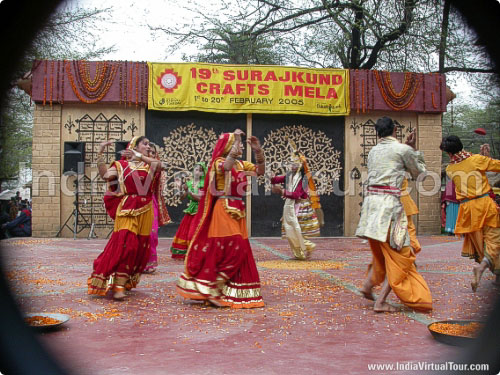 Artists from Uttar Pradesh