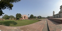 Side view of Itmad-Ud-Daulah Tomb