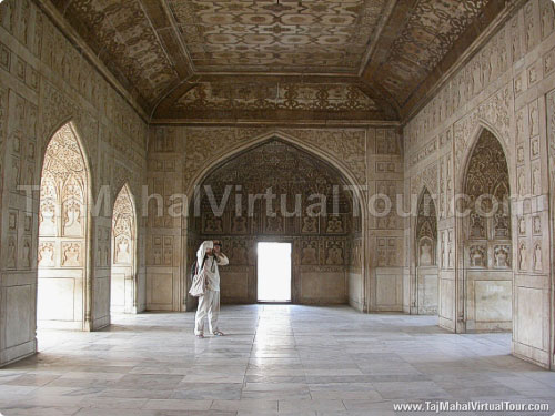 Inside view of Khas Mahal