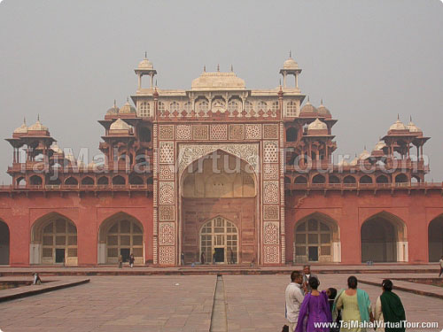 A closer look of Akbar Tomb