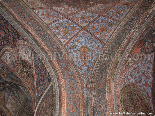 Beautiful designs on walls of Akbar Tomb using Gold, Diamonds etc.