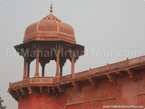 Top view of the back of Akbar Tomb
