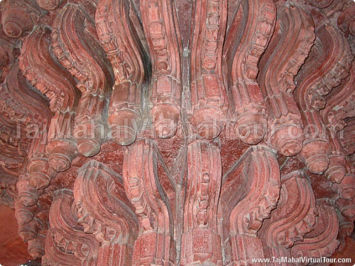Beautiful stone carving insdie Diwan-E-Khaas