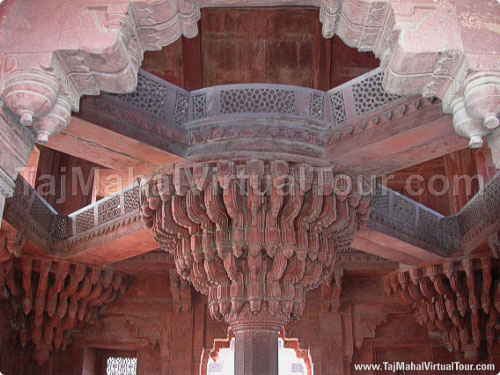 Beautiful stone carving insdie Diwan-E-Khaas