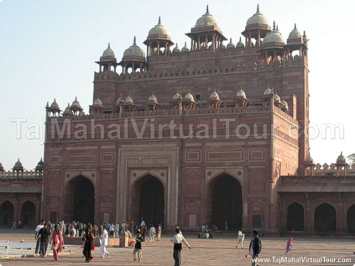 Inside view of Buland Darwaja to enter in Dargah of Sheikh Salim Chisti Campus, made for public