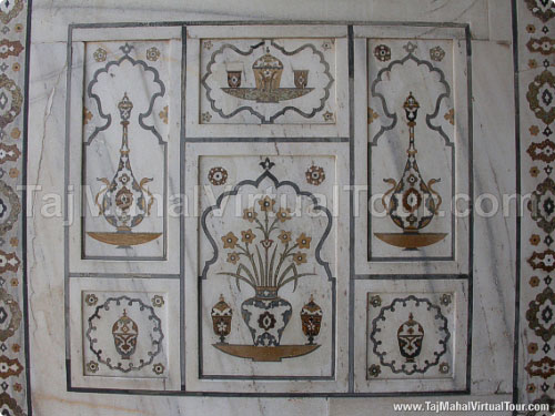 Beautiful stone inlay in Itmad-Ud-Daulah Tomb