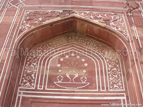 Beautiful stone inlay in Itmad-Ud-Daulah Tomb