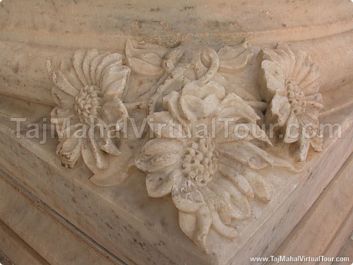 Unexplainable stone carving in Radha Swami Samathi