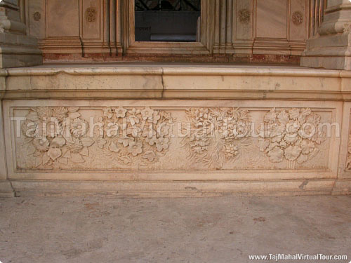 Unexplainable stone carving in Radha Swami Samathi