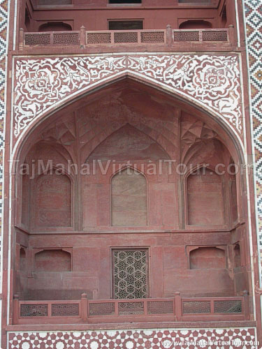 A window in Southern Gate