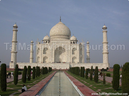 Front View of Taj Mahal